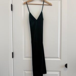 Express Emerald Velvet Midi Dress